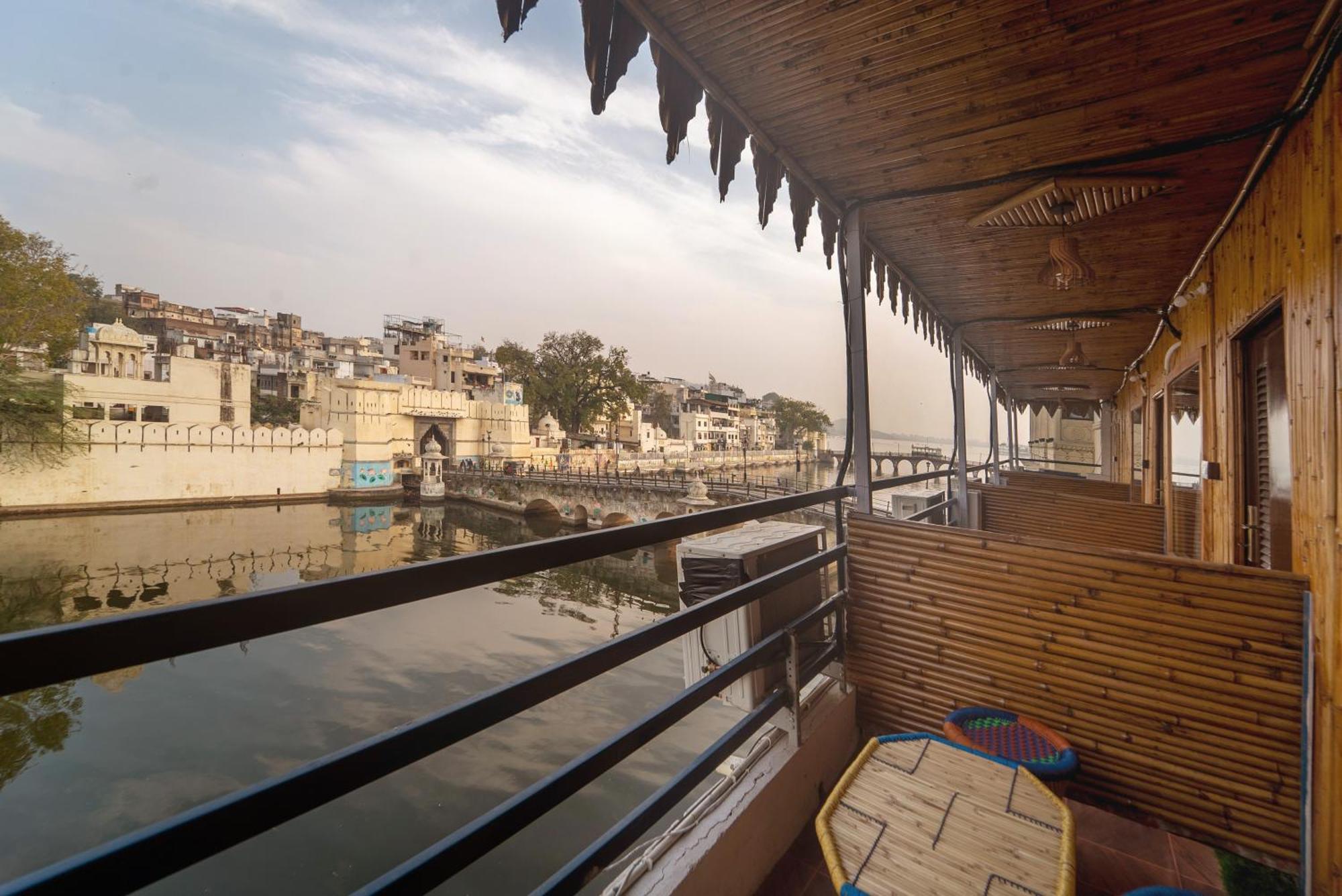 Venice View Hotel & Restaurant أُودايبور المظهر الخارجي الصورة